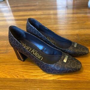 Calvin Klein Women's Unesta Pump - size 10